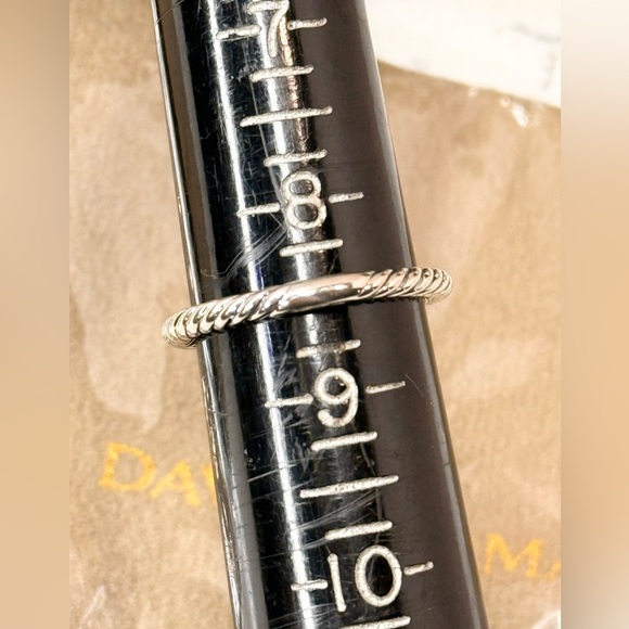 David Yurman Two-Tone Petite Diamond Buckle Ring size 8 1/2 - Picture 7 of 10